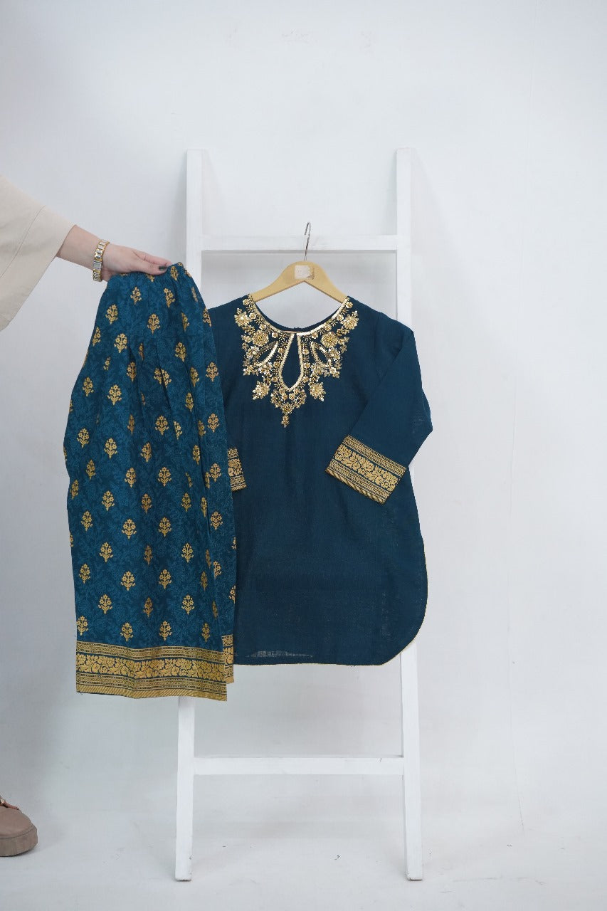 Girls Handmade Winter Kurta Set – Magenta with Golden Embroidery